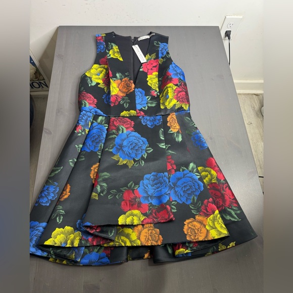 NWT ALICE + OLIVIA Tanner Asymmetric Floral Mini A-Line Dress - Picture 7 of 15